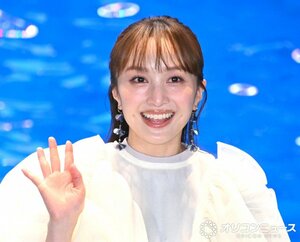 水族館にサプライズ登場したももいろクローバーZ・百田夏菜子 （C）ORICON NewS inc.