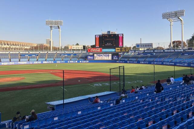 明治神宮野球場＝１４日、東京都新宿区