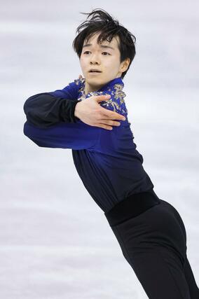 男子フリー　演技する鍵山優真＝ミラノ（共同）