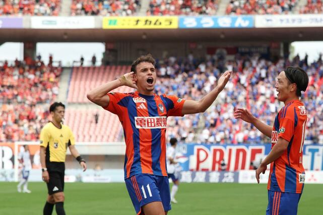 新潟－横浜Ｍ　後半２８分、先制ゴールを決めたＭＦダニーロ・ゴメス＝ビッグスワン