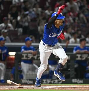 11回中日1死二、三塁、ロドリゲスが中前に決勝打を放つ=マツダ