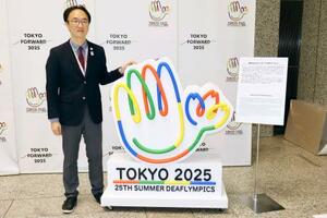 日本マイクロソフトから東京都職員に転職した金沢聖訓さん=4月、東京都庁