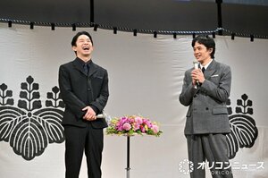 NHK『大河ドラマ豊臣兄弟！～なにわの夢のはじまり～』トークショーに登場した（左から）仲野太賀、池松壮亮 （C）NHK