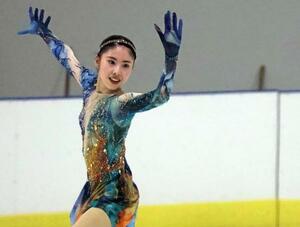 女子フリー 演技する住吉りをん=ベルガモ(共同)