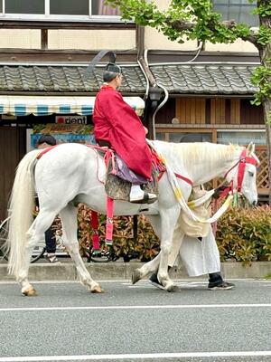 仕事で京都に行ったら熊野神社のお祭り行列に出会いました