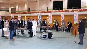 参加者たちが交流を深めた観桜交歓会=湯沢町神立
