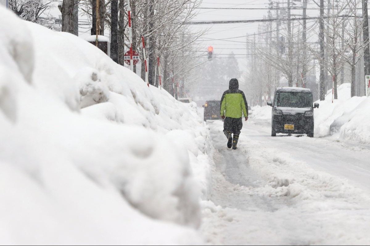 写真で見る最強寒波］ドカ雪、氷、そして吹雪…大雪と格闘する新潟県民