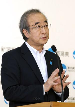 2回目の公聴会の感想を述べる花角英世知事=30日、県庁