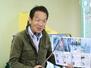 施設の説明をする館長の帆苅正男さん=北海道上川町